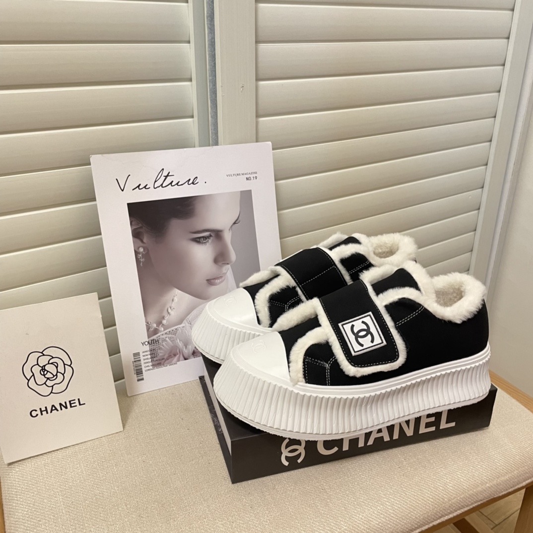 Chanel retro casual shoes