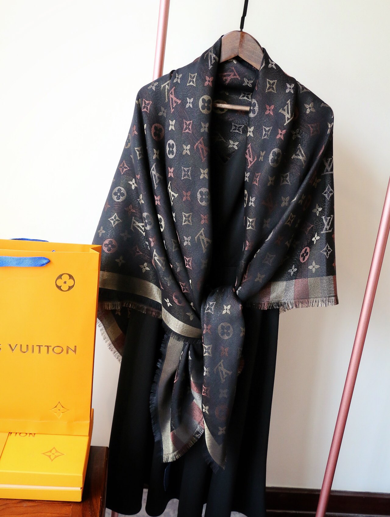 LV presbyopia silk wool shawl