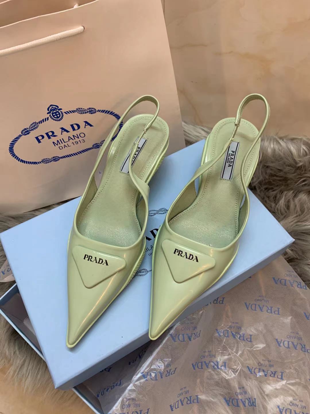 Prada Summer Explosive Silk Material Pointed Toe Low Heels