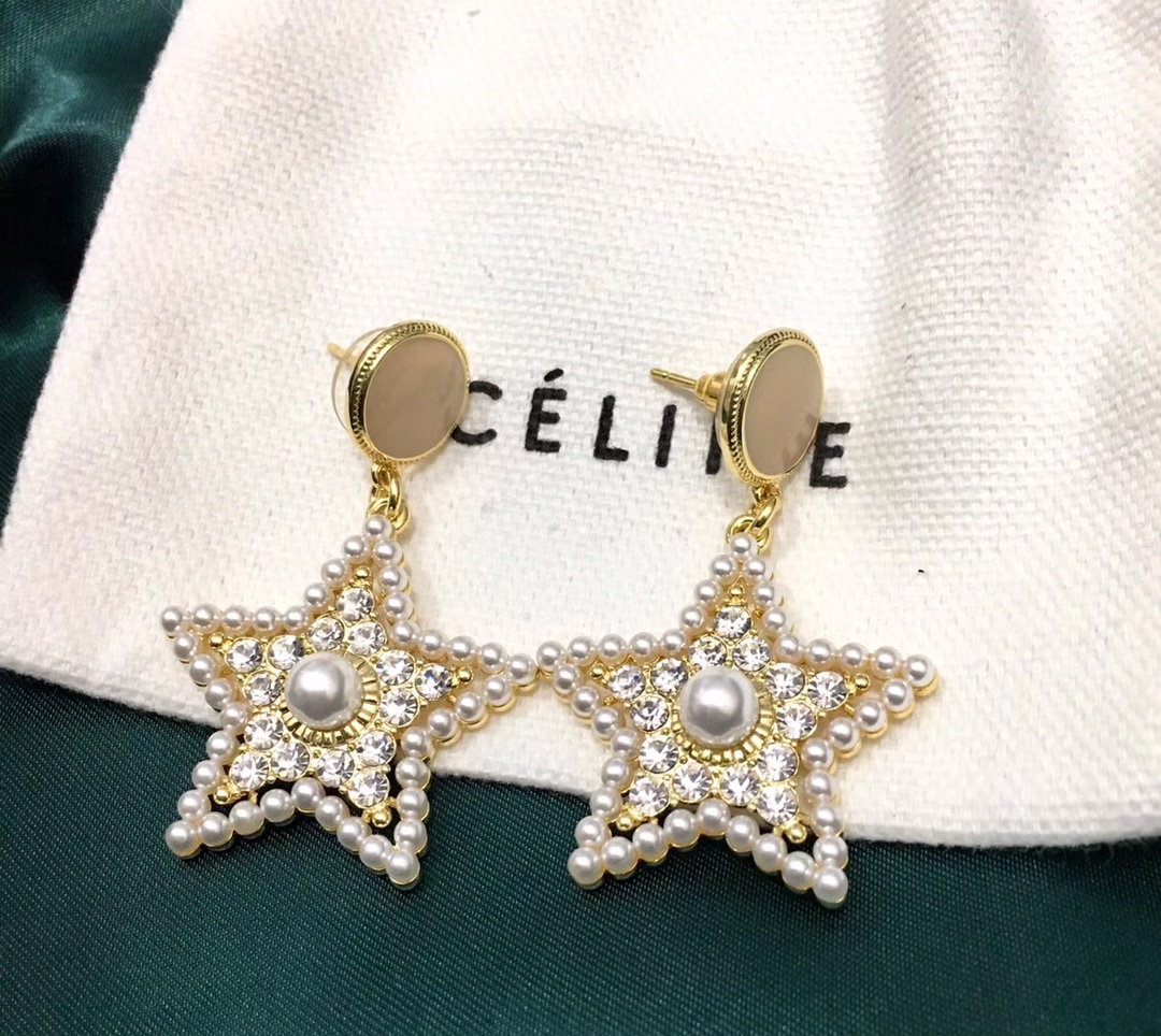 Celine Autumn Winter star earrings