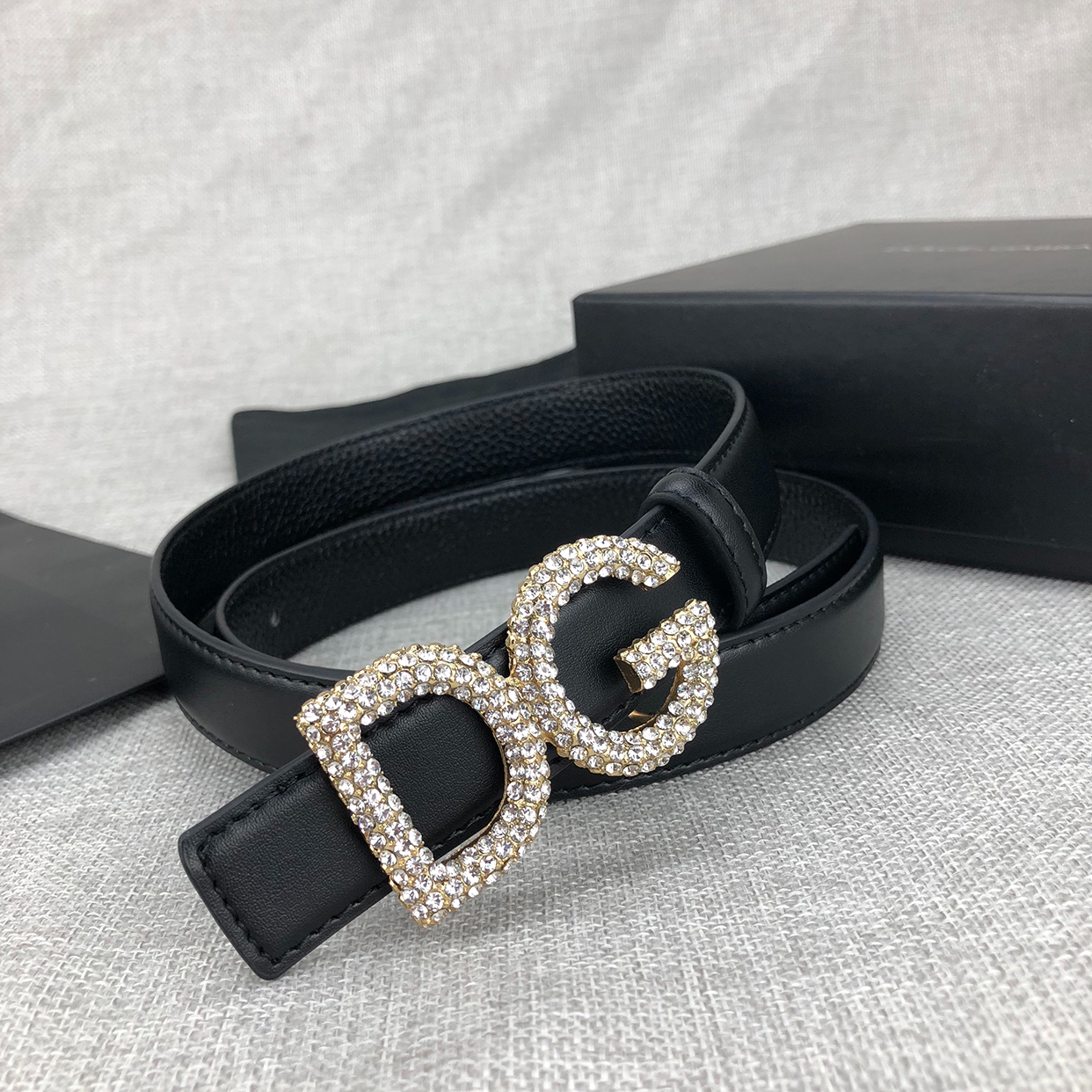 2021 Dolce & Gabbana Autumn Hot Belt With Diamonds Rhinestones Stylish Personality