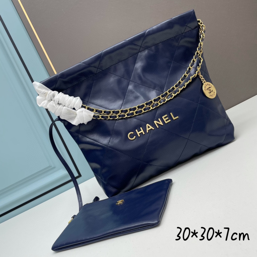 Chanel new shopping bag shoulder bag with metal chain (real leather)