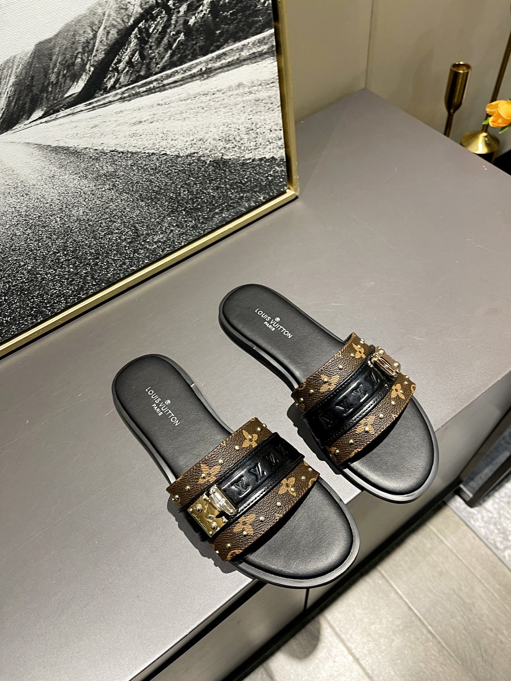 Louis Vuitton spring and summer new slippers