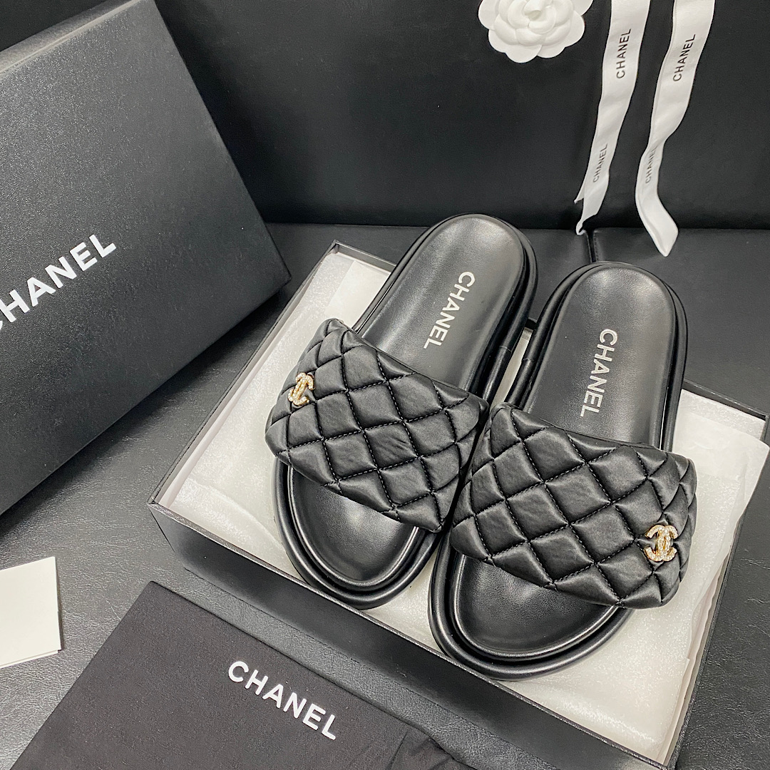 Chanel 23p spring and summer new diamond buckle rhombus magic stick thick bottom bread lazy slippers