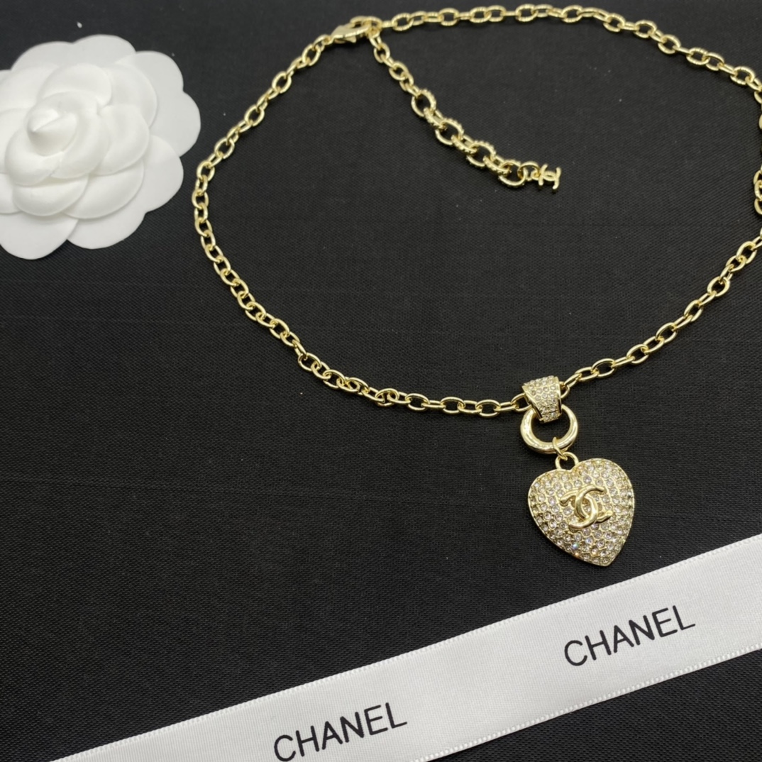 Chanel Versatile Necklace