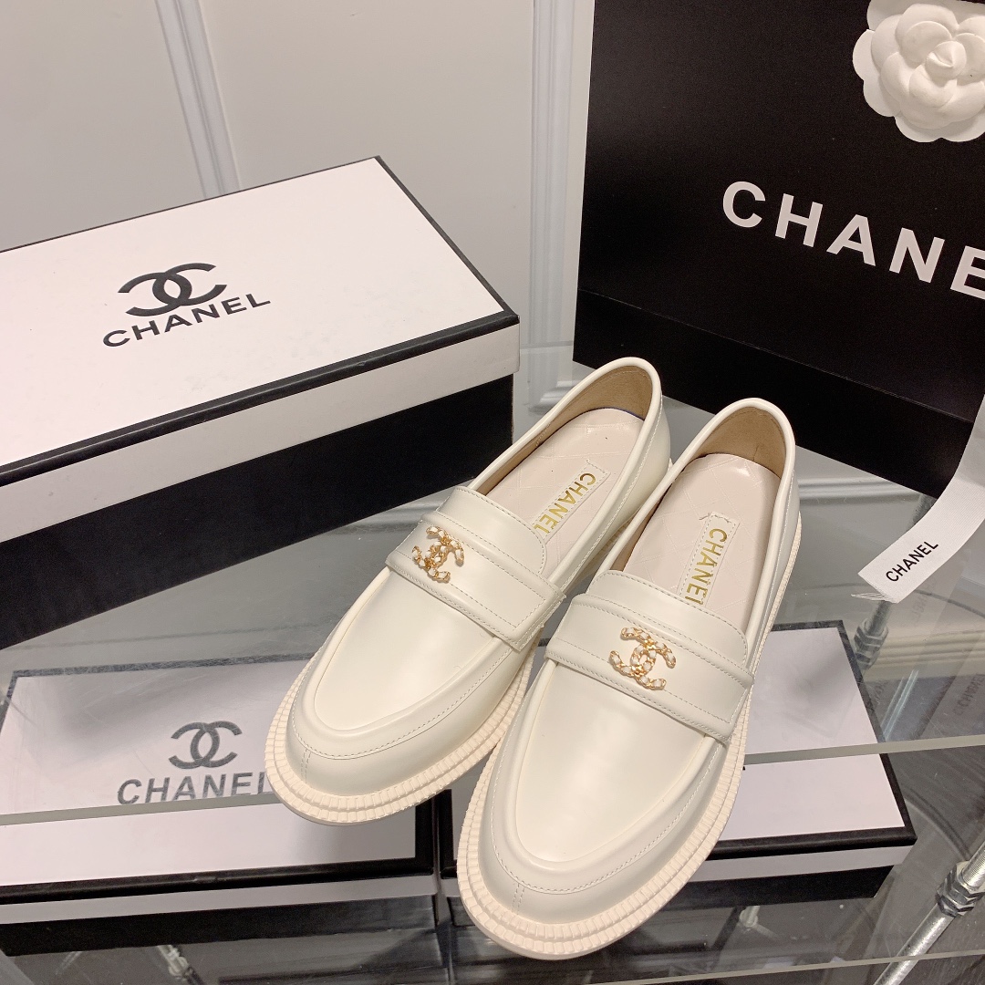 Chanel Vintage series double C color matching flat loafers