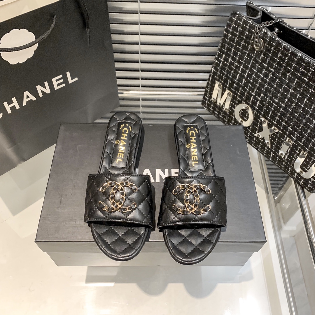 Chanel early spring new slippers