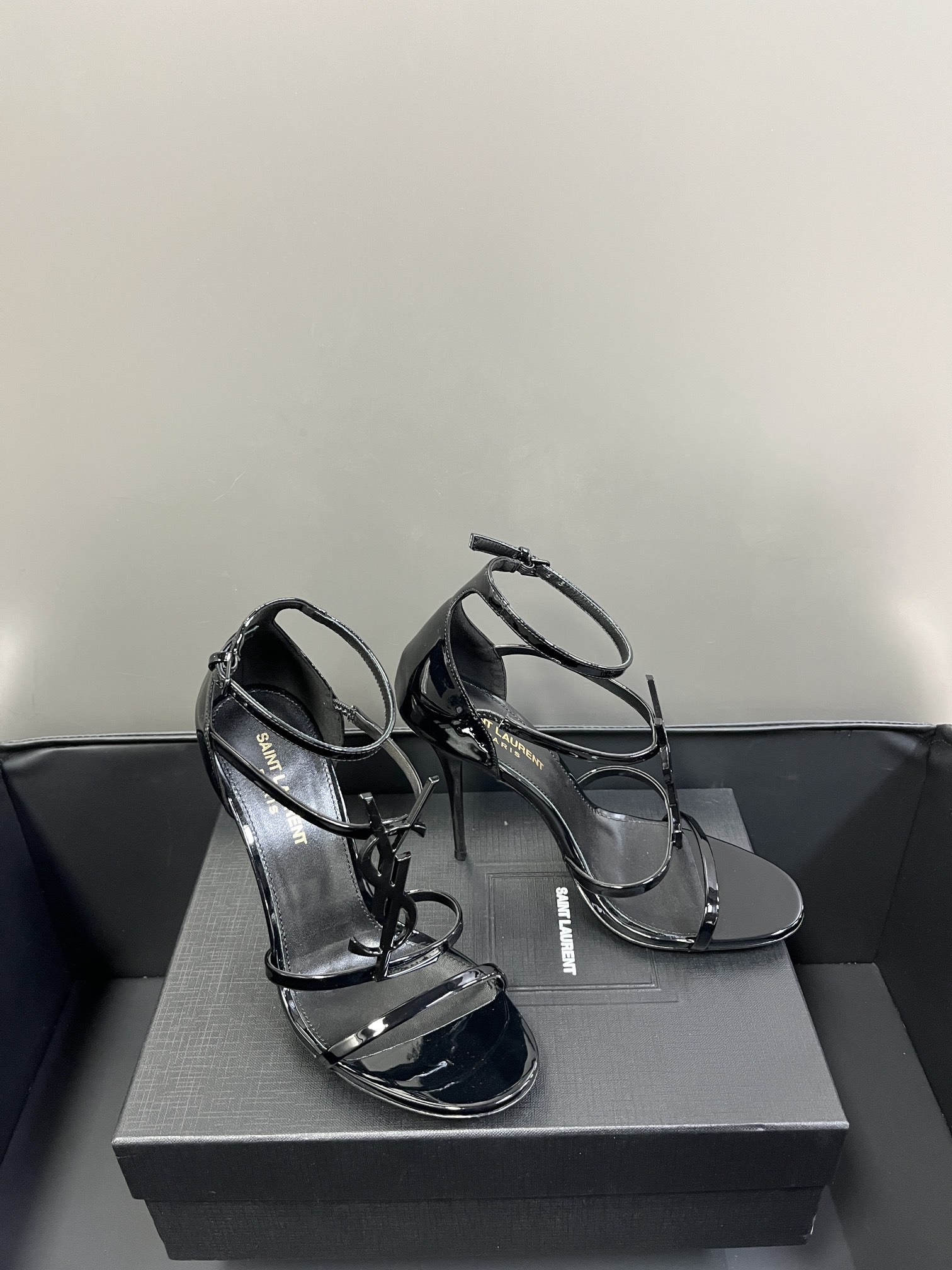 Ysl 2023 explosion sandals