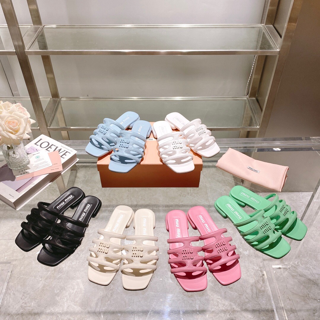 Miumiu2023ss spring and summer new flat lambskin sandals and slippers