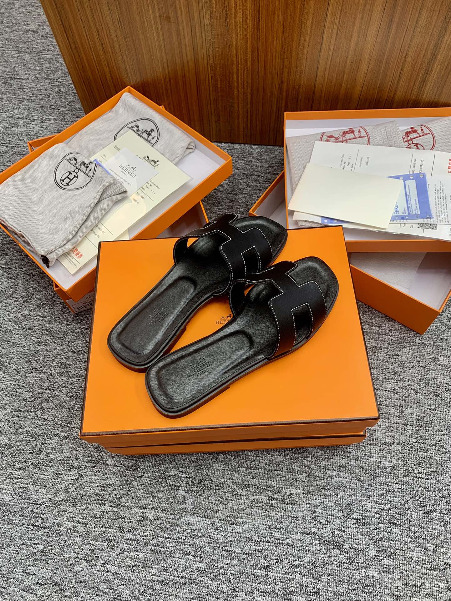 Hermes classic flat slippers (real leather sole)