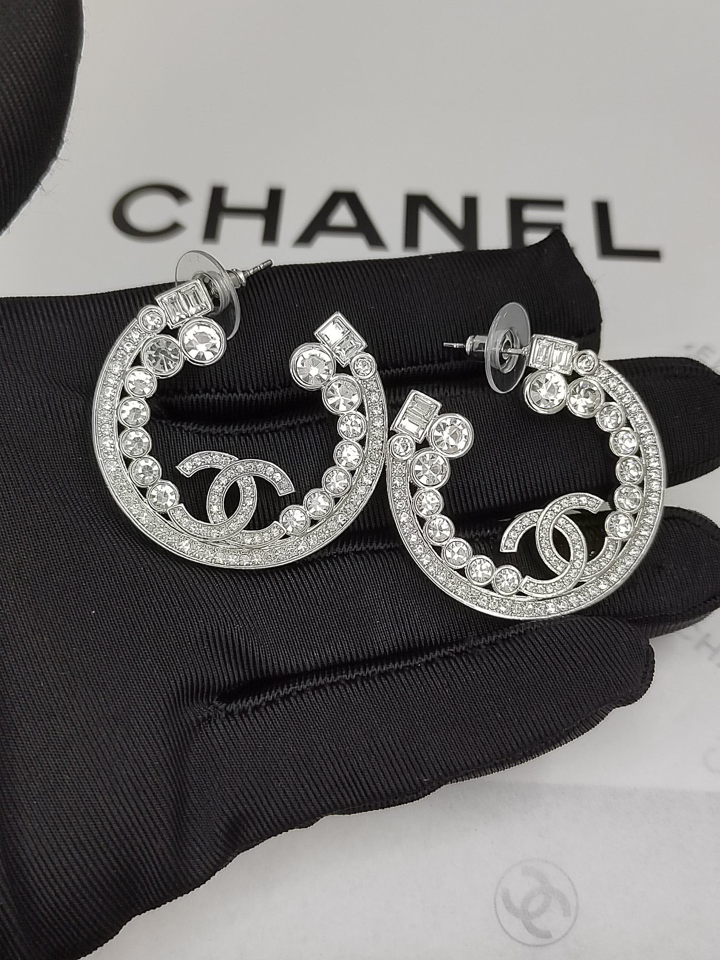 Chanel Classic Fashion Stud Earrings