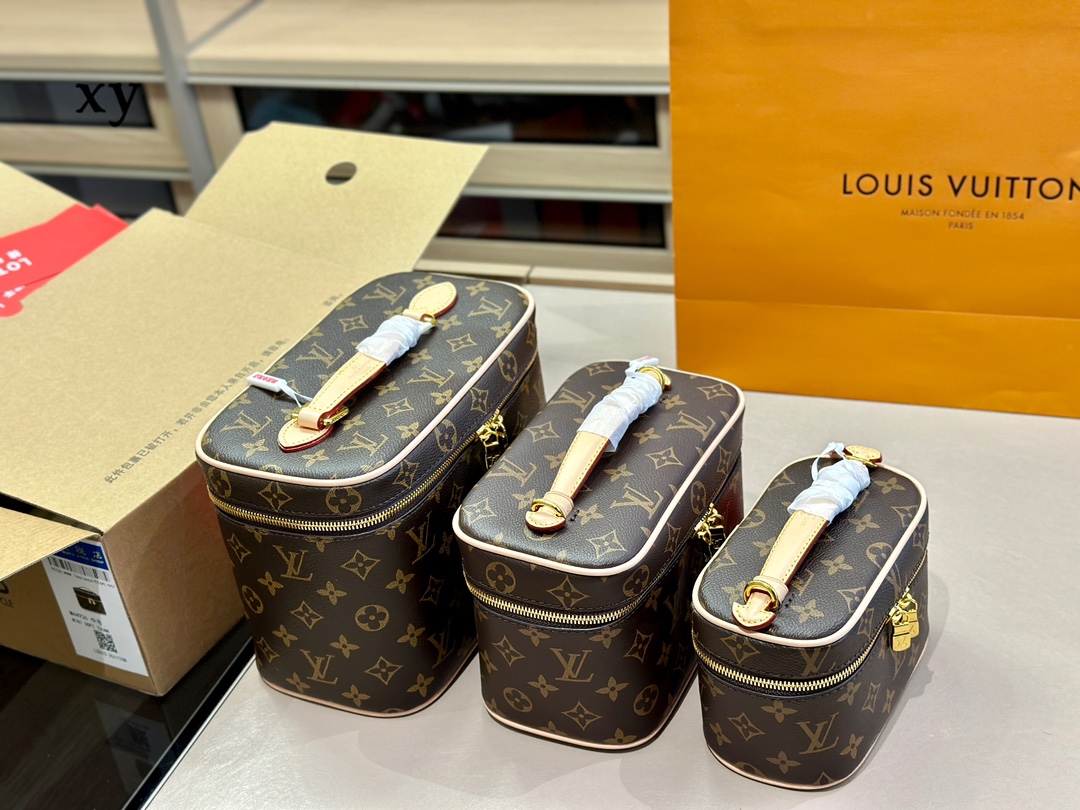 LV cosmetic case