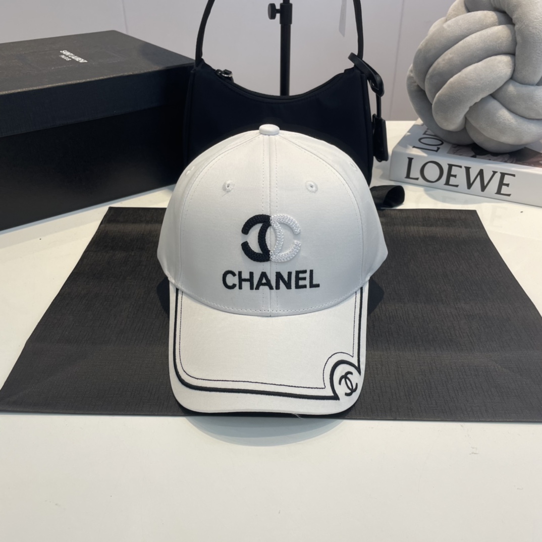 Chanel casual baseball hats