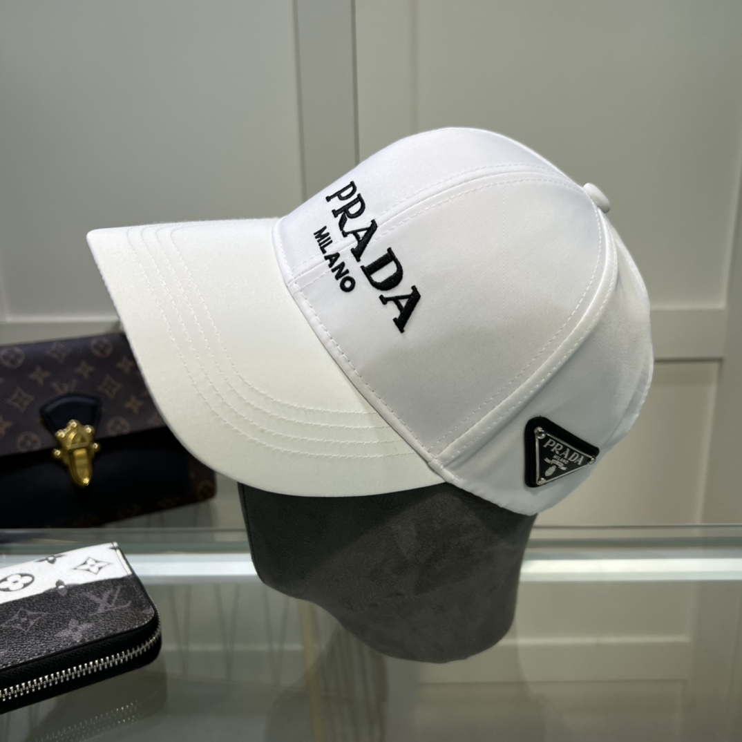 Prada classic casual baseball hat 