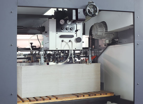 Automatic Diecuttig Creasing Machine