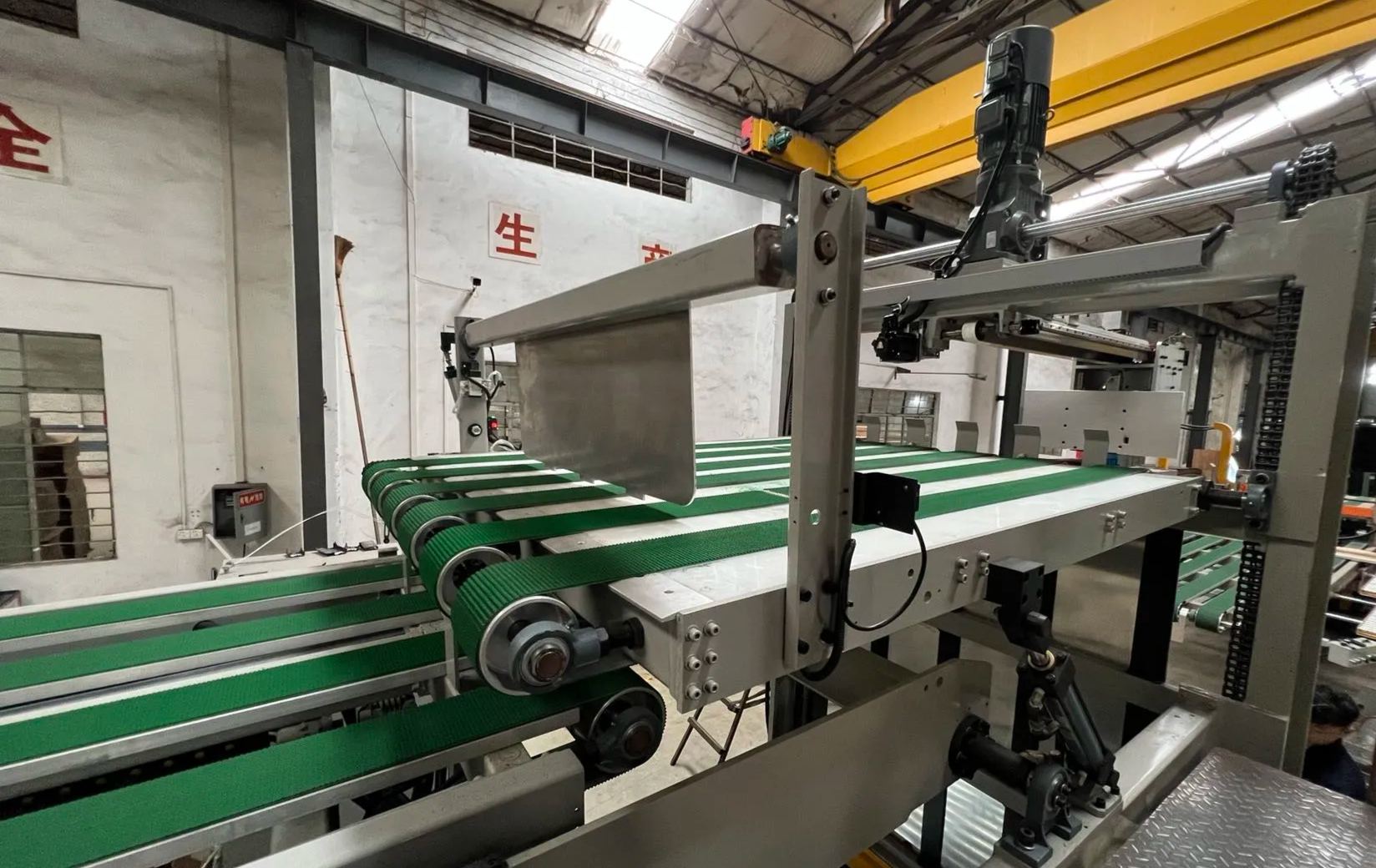 Flatbed Diecutter Pre Feeder 