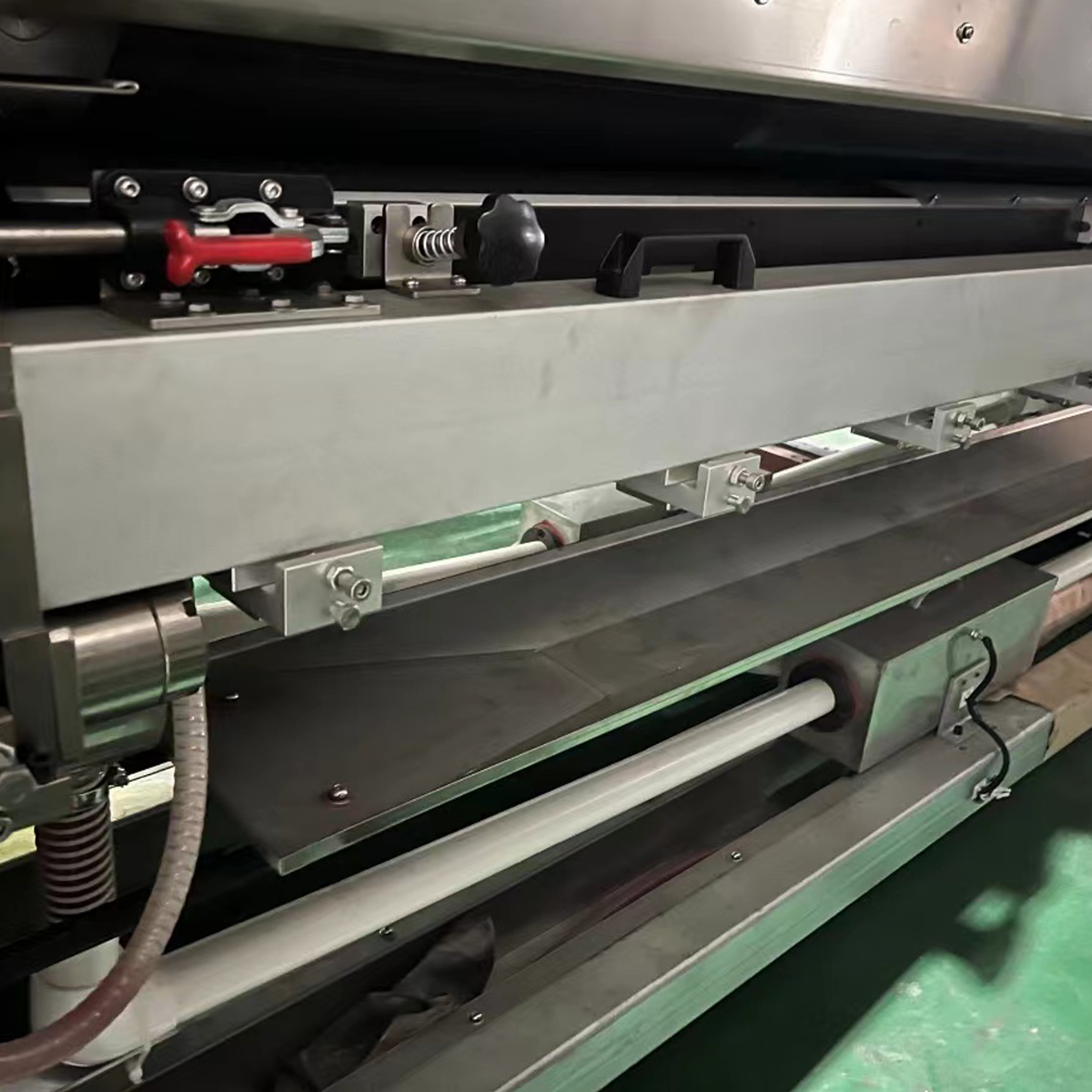Doctor Blade System Convenient Adjustment Excellent Resistance Smoothness Carton Printing Machine-FENGCHENG