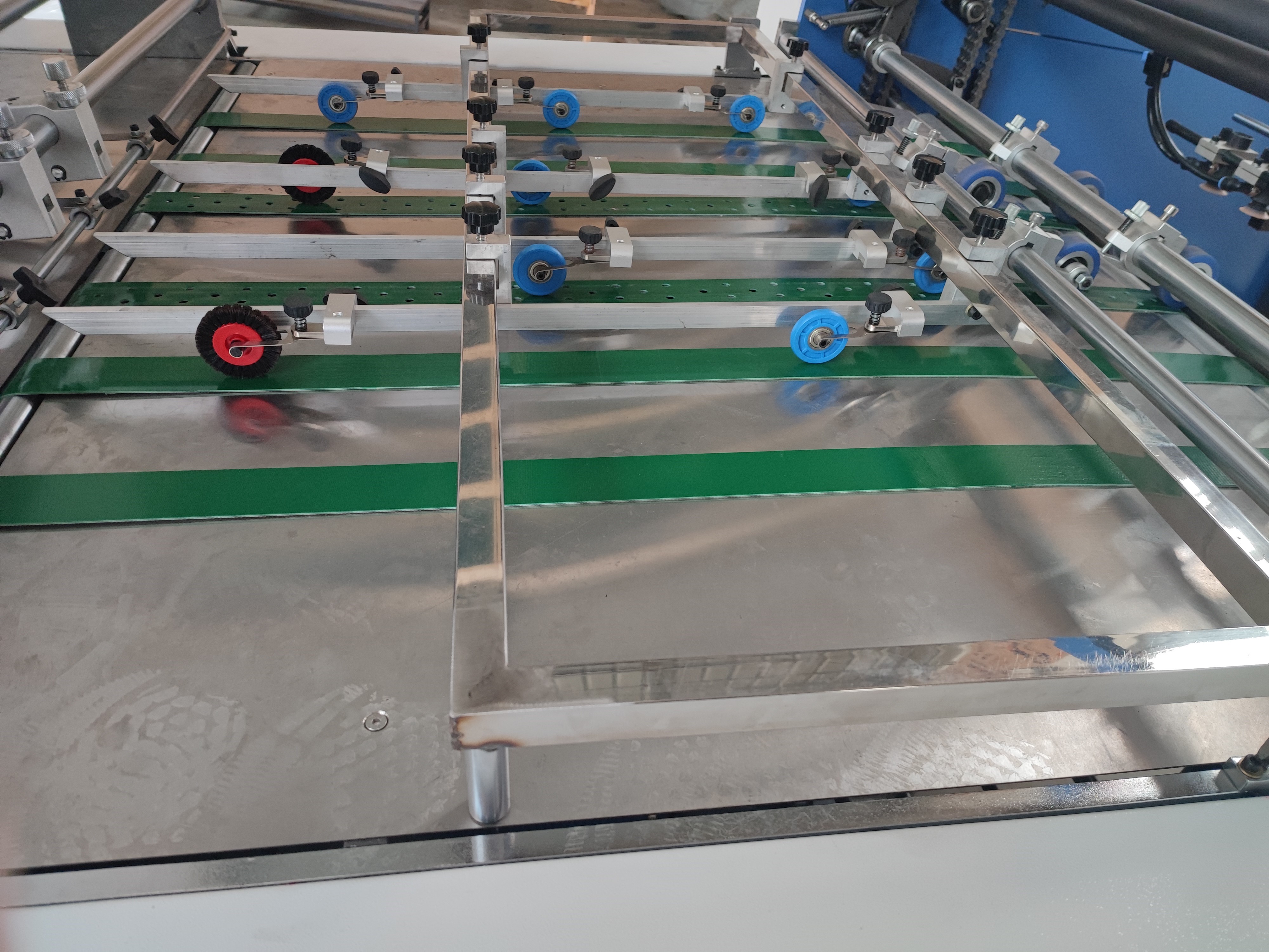 Automatic High Speed Laminating Machine with flying knife