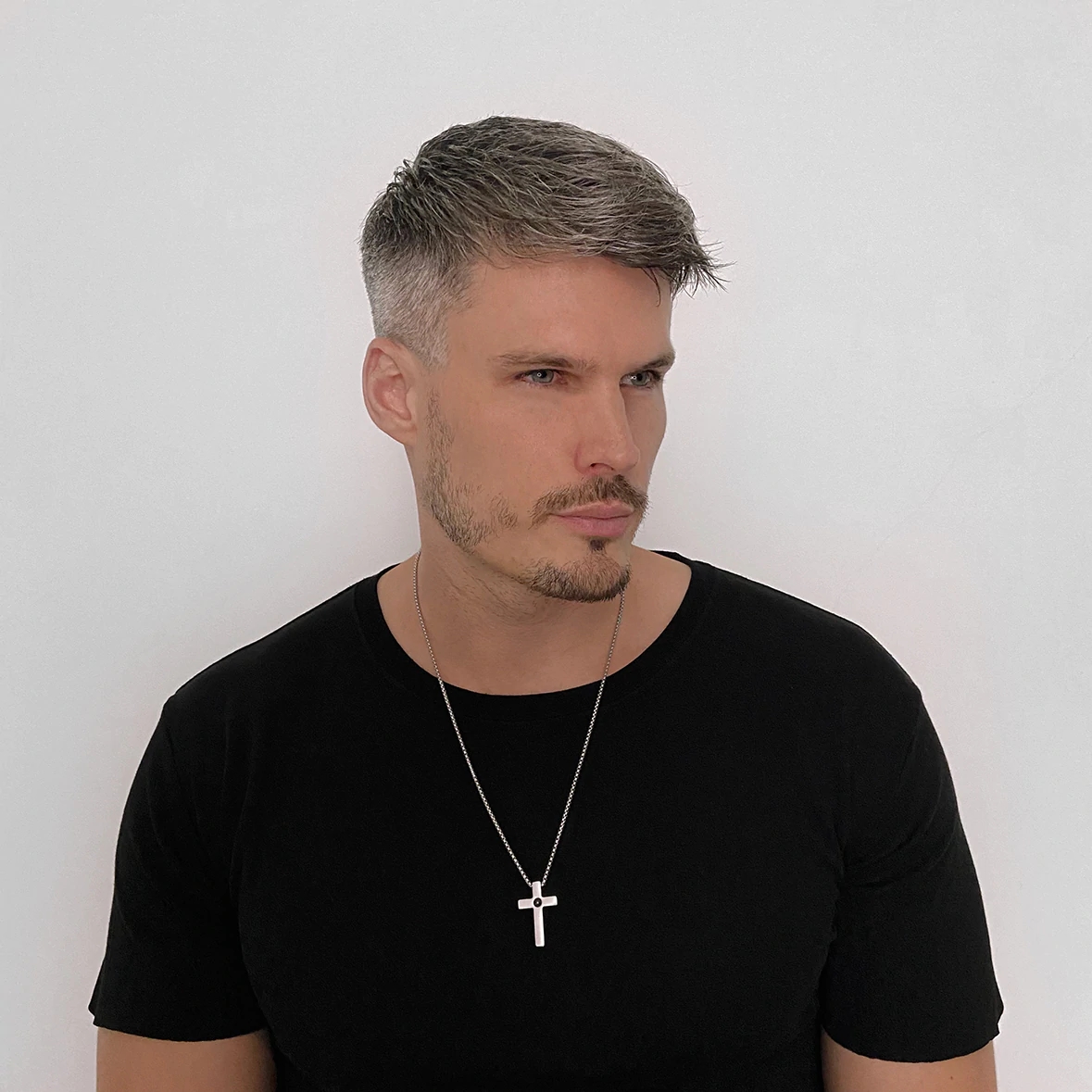 Amore Cross Necklace-BUNNYKACHU