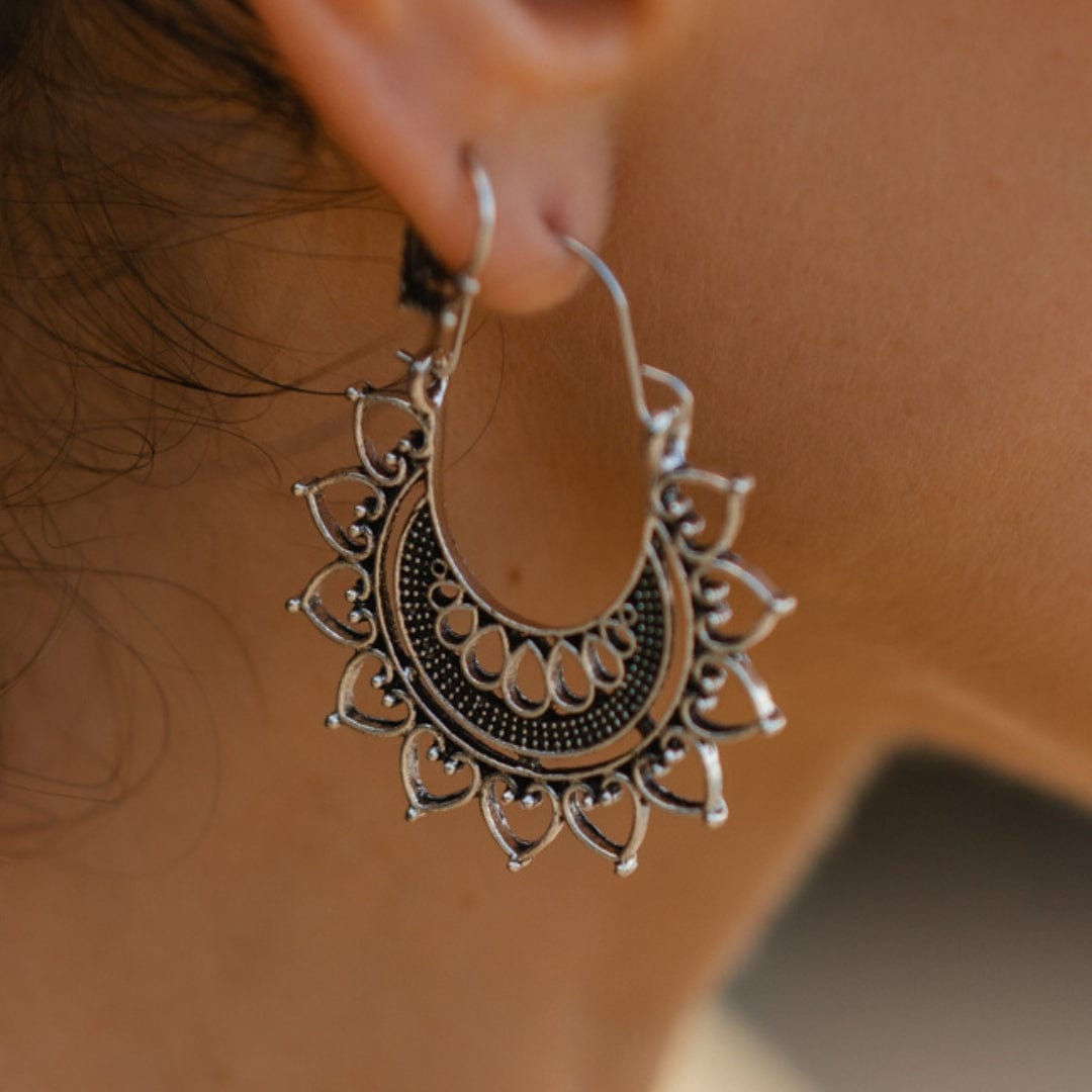 Peacefall Earrings-BUNNYKACHU