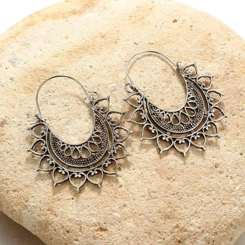 Peacefall Earrings-BUNNYKACHU