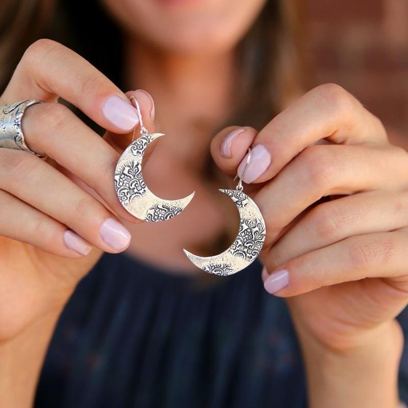 Minimalist Silver Crescent Moon Earrings-BUNNYKACHU