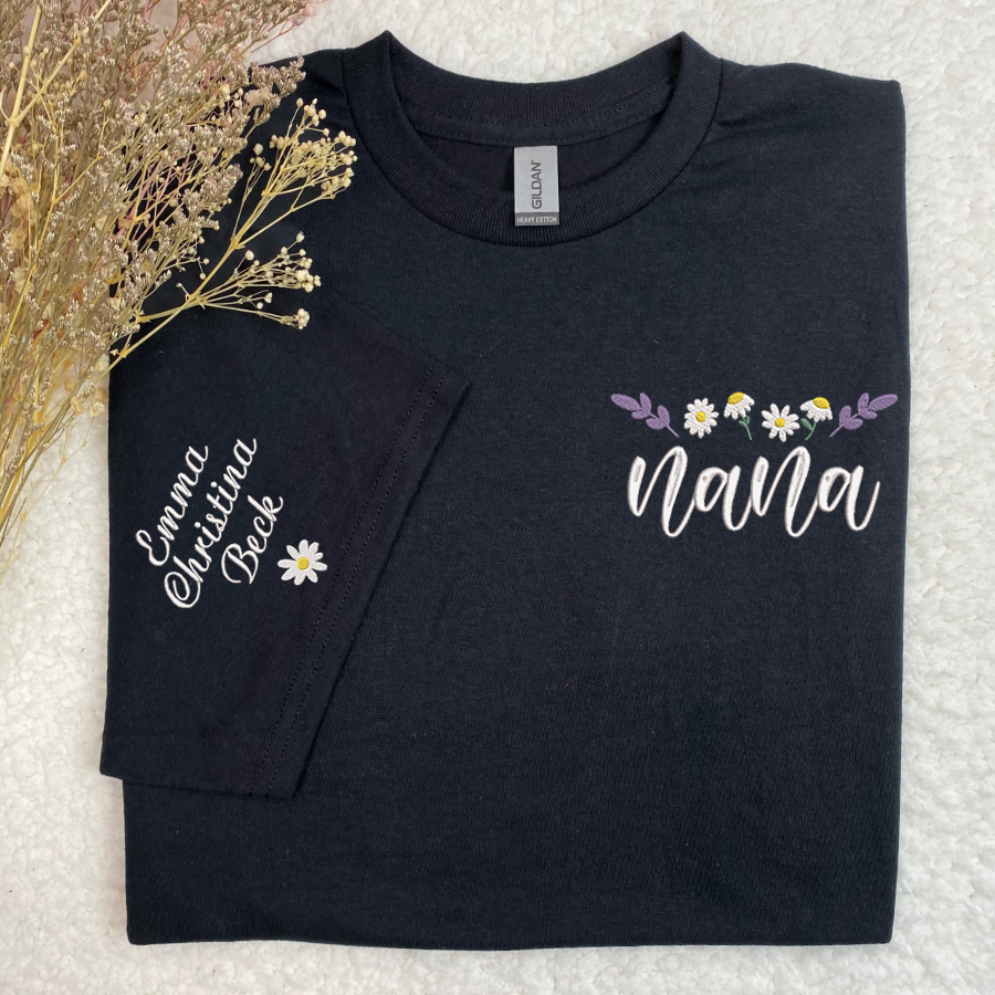 Customized Daisy Grandma Embroidered T-shirt 