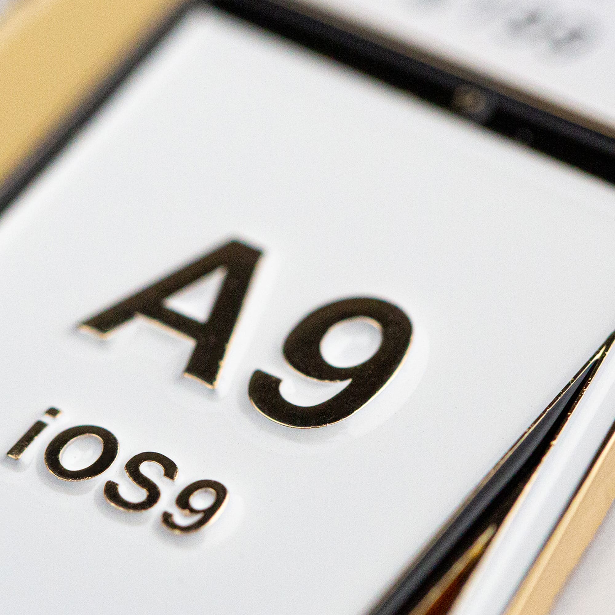 GRID® iPhone x iPad Badge Collection