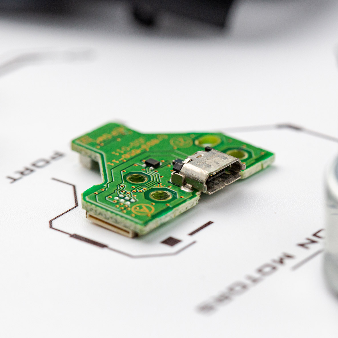 GRID® DUALSHOCK 4 Controller