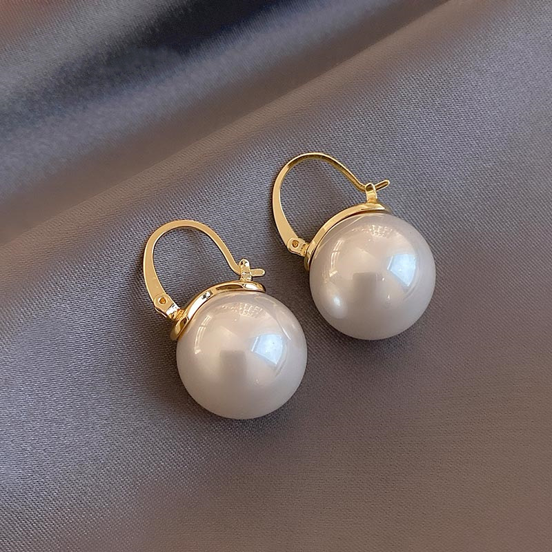 Dangle Pearl Earring