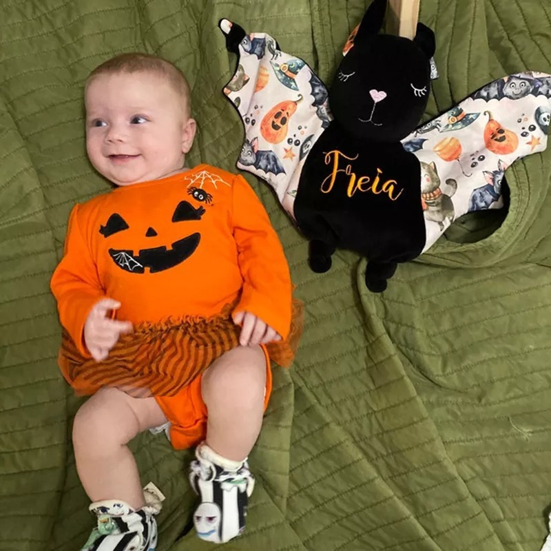 PRE-SALE,STOCK IN 20TH AUGUST.(LIMITED STOCK)PERSONALIZED HALLOWEEN BABY BAT SECURITY BLANKET