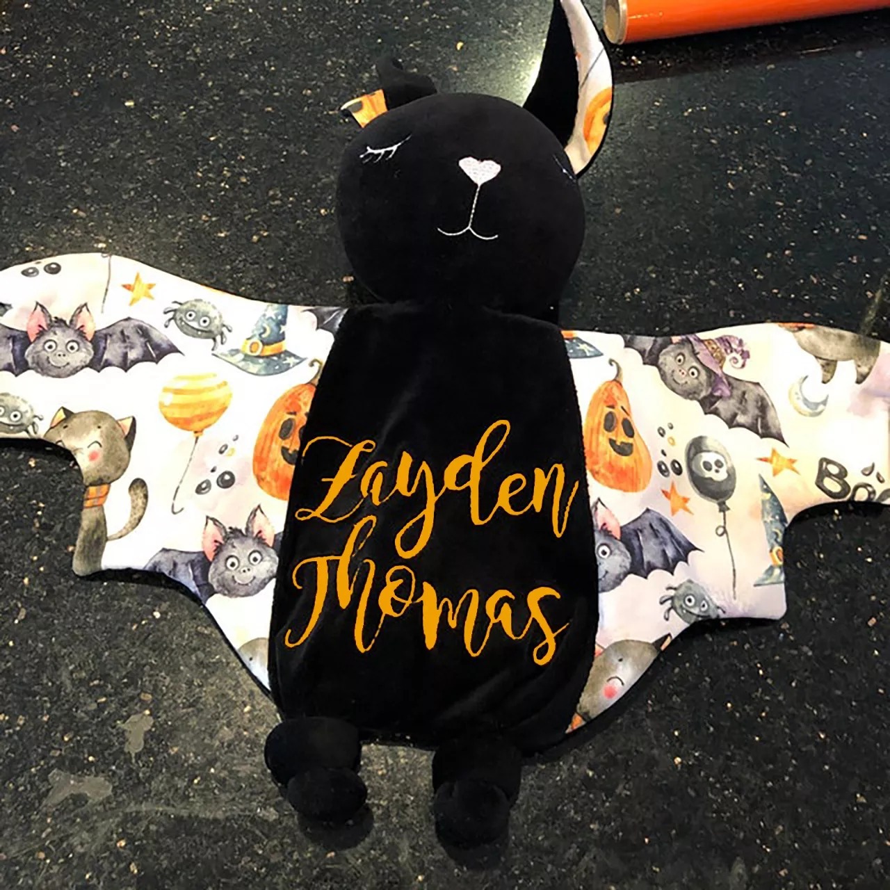 PRE-SALE,STOCK IN 20TH AUGUST.(LIMITED STOCK)PERSONALIZED HALLOWEEN BABY BAT SECURITY BLANKET