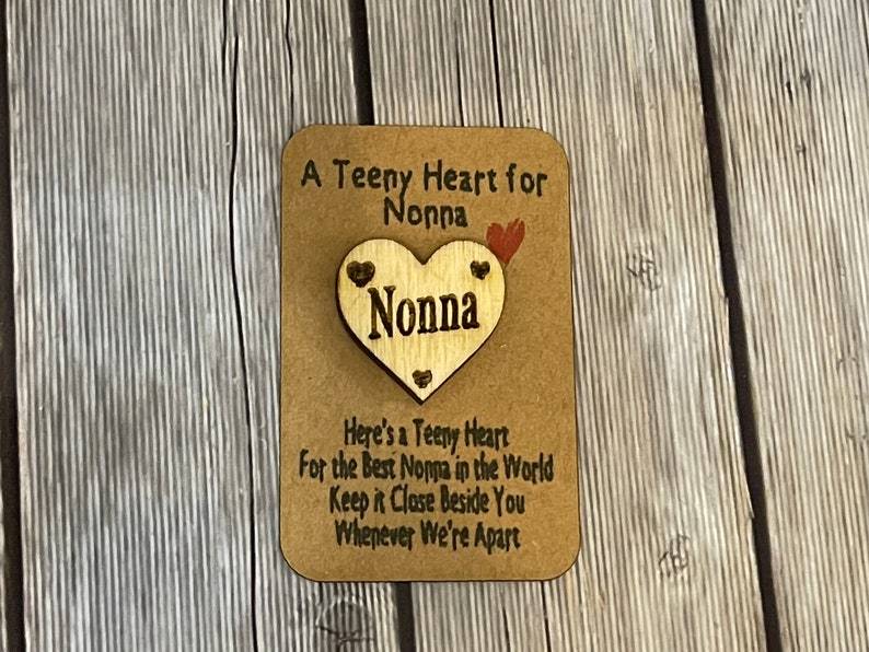 Nonna Hug - Teeny Tiny Nonna Heart - Ideal mothers day gift with free message on rear for Mum, Mam, Mom, Nonna, Gran, Nan, Nanny, Granma,