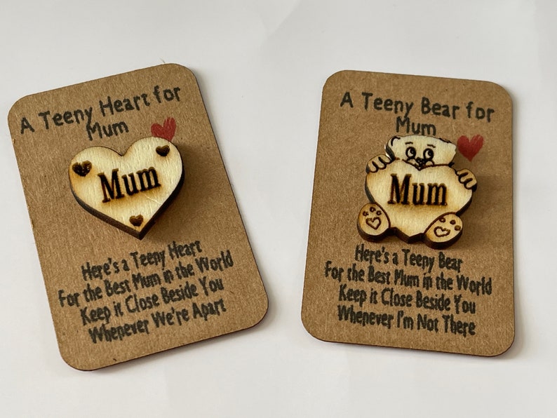 Nonna Hug - Teeny Tiny Nonna Heart - Ideal mothers day gift with free message on rear for Mum, Mam, Mom, Nonna, Gran, Nan, Nanny, Granma,