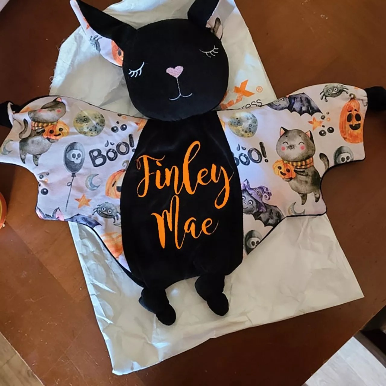 PRE-SALE,STOCK IN 20TH AUGUST.(LIMITED STOCK)PERSONALIZED HALLOWEEN BABY BAT SECURITY BLANKET