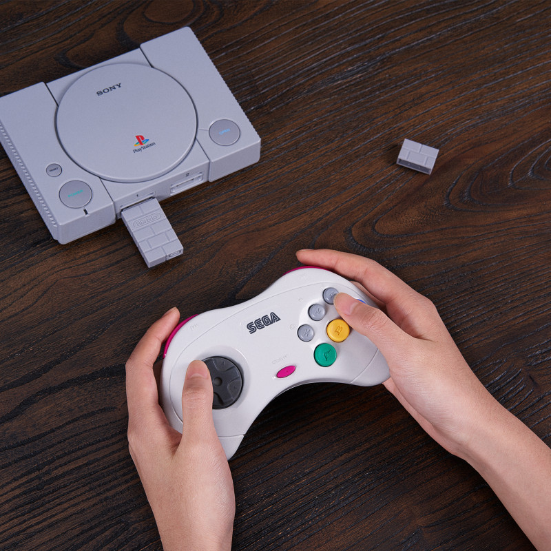 Adaptateur Bluetooth 8BitDo Pour Sega Saturn & Windows – Neuf