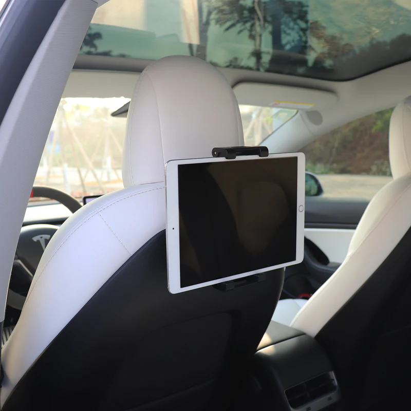 Tesla-Fan entwickelt iPad-Halter für Model 3, jetzt in Shop >