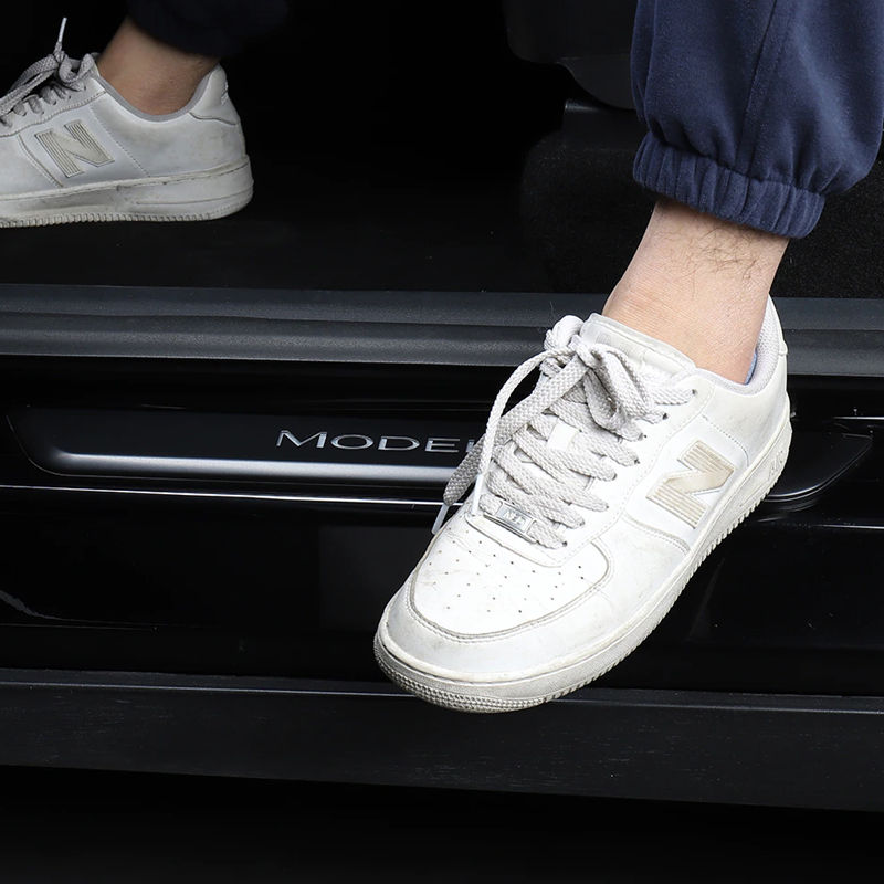 Illuminated Door Sills for Tesla Model 3/Y