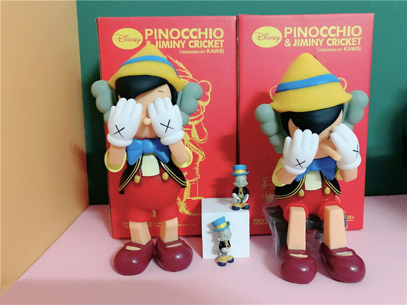 Hot-Selling 26cm 0.7KG The Originalfake KAWS Pinocchio Companion Two kinds of style for Original Box Companion Action Figure model decorations toys