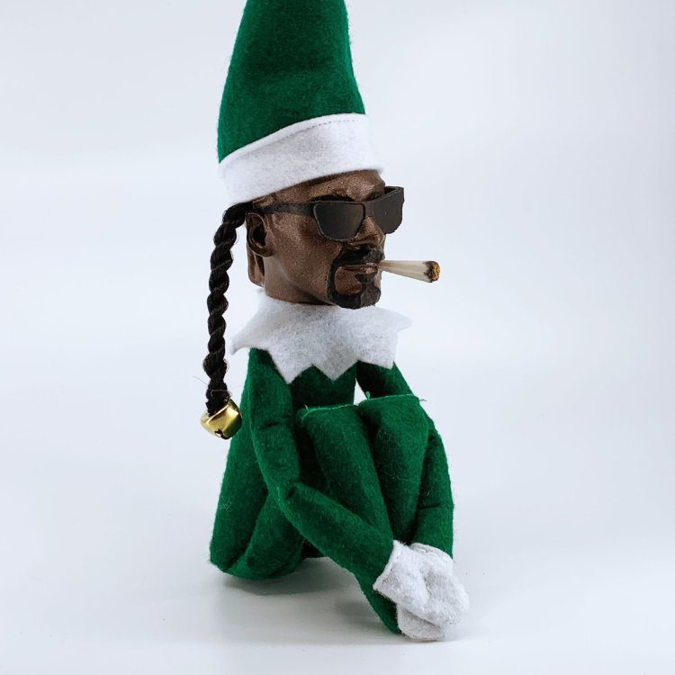 Snoop on a Stoop Christmas Elf Doll Harmo