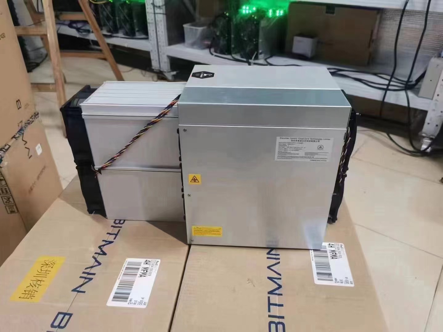 INSTOCK BRAND NEW Antminer E9 2400M/s 1920W Ethereum Miner Machine Power Efficiency of 0.8J/M hashrate of 2.4Gh/s 