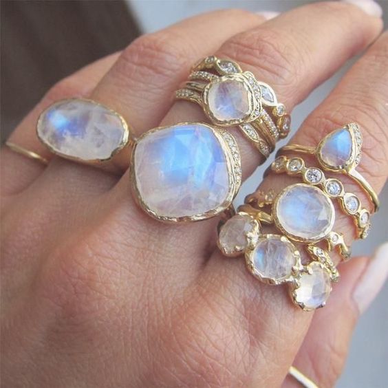 Can You Wear Moonstone Everyday? STALCRY