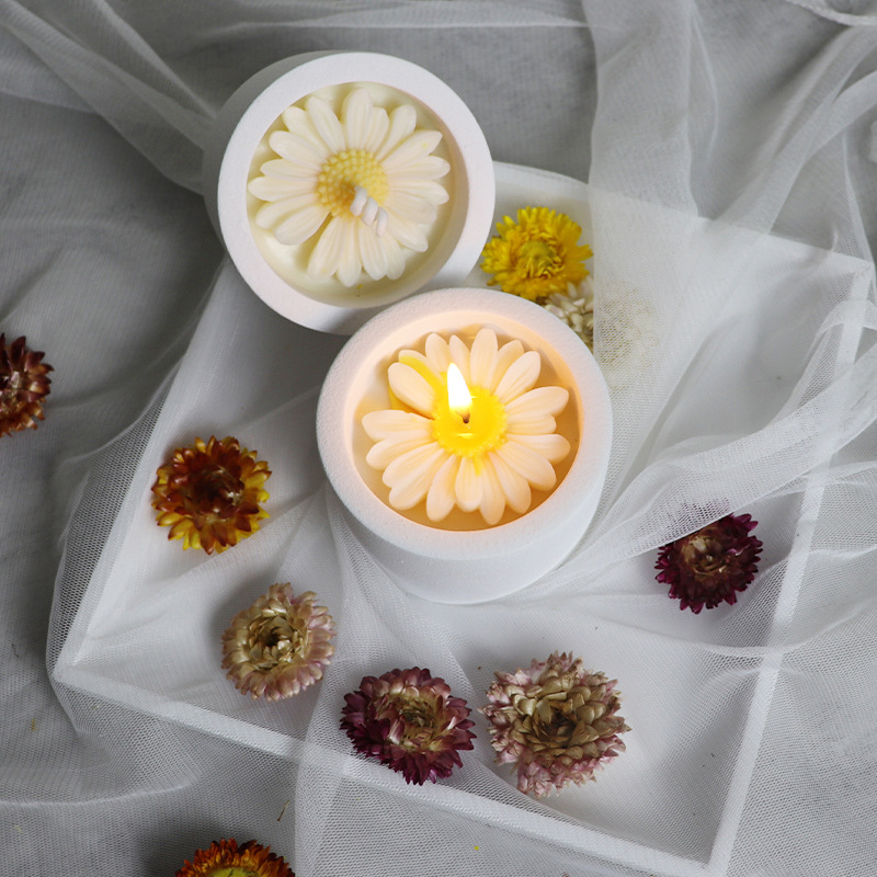 Daisy Cup Candle