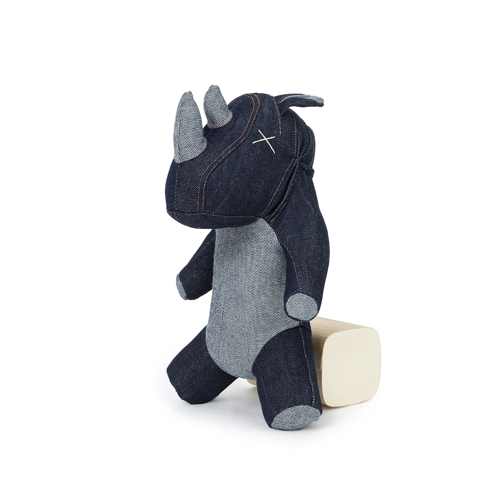 Denim-hand-embroidered-Rhino