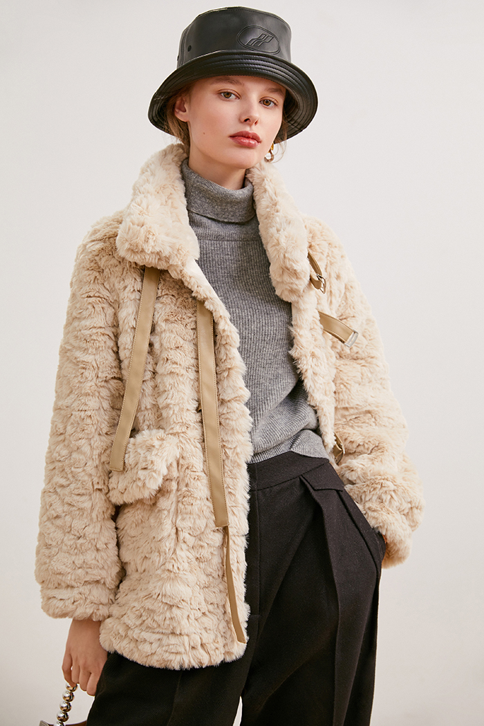 Lamb wool coat women's winter 2021 new niche motorcycle clothing lamb wool short wool coat