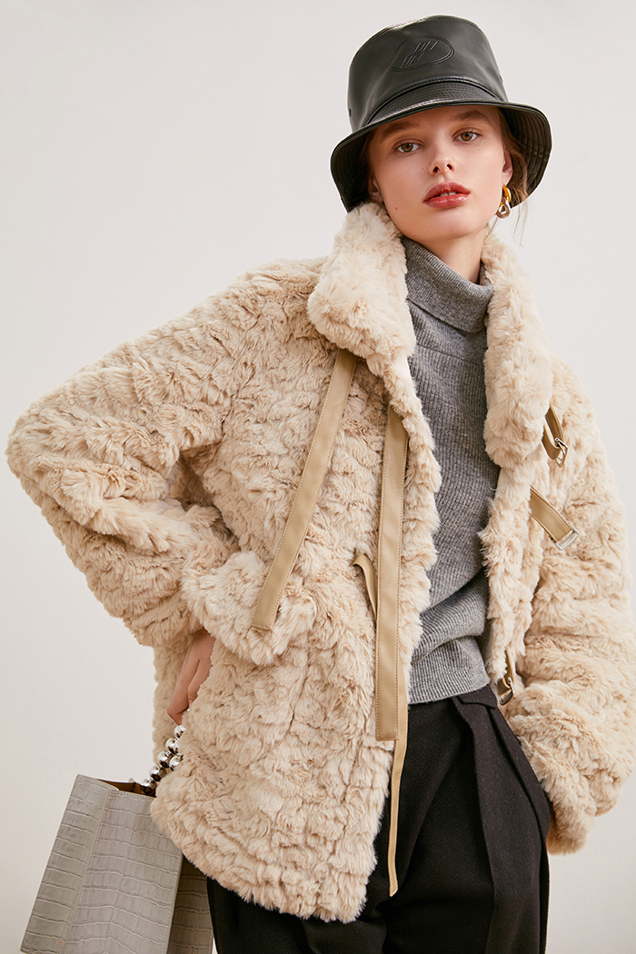 Lamb wool coat women's winter 2021 new niche motorcycle clothing lamb wool short wool coat