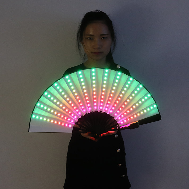 Full color LED fan-dressweeks