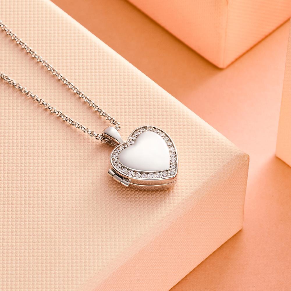 Custom Heart Shaped Photo Locket Necklace with Engraving- mikcustom.com