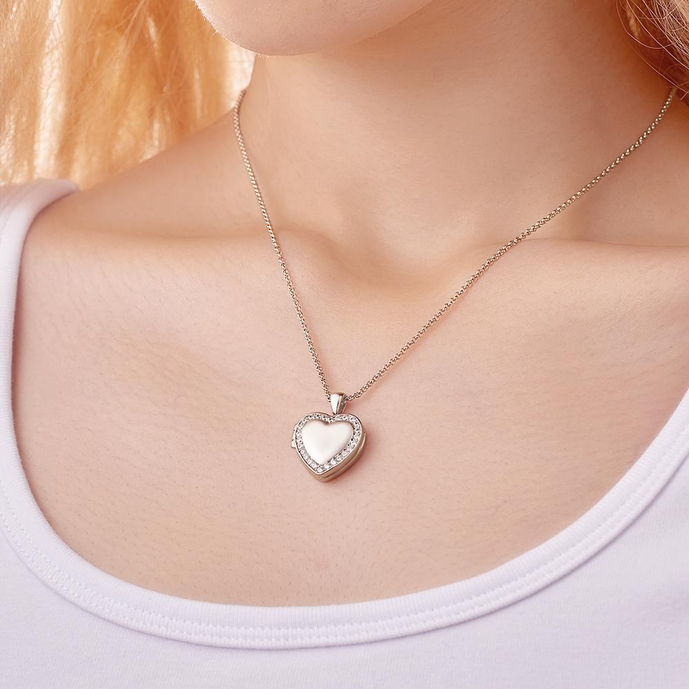 Custom Heart Shaped Photo Locket Necklace with Engraving- mikcustom.com