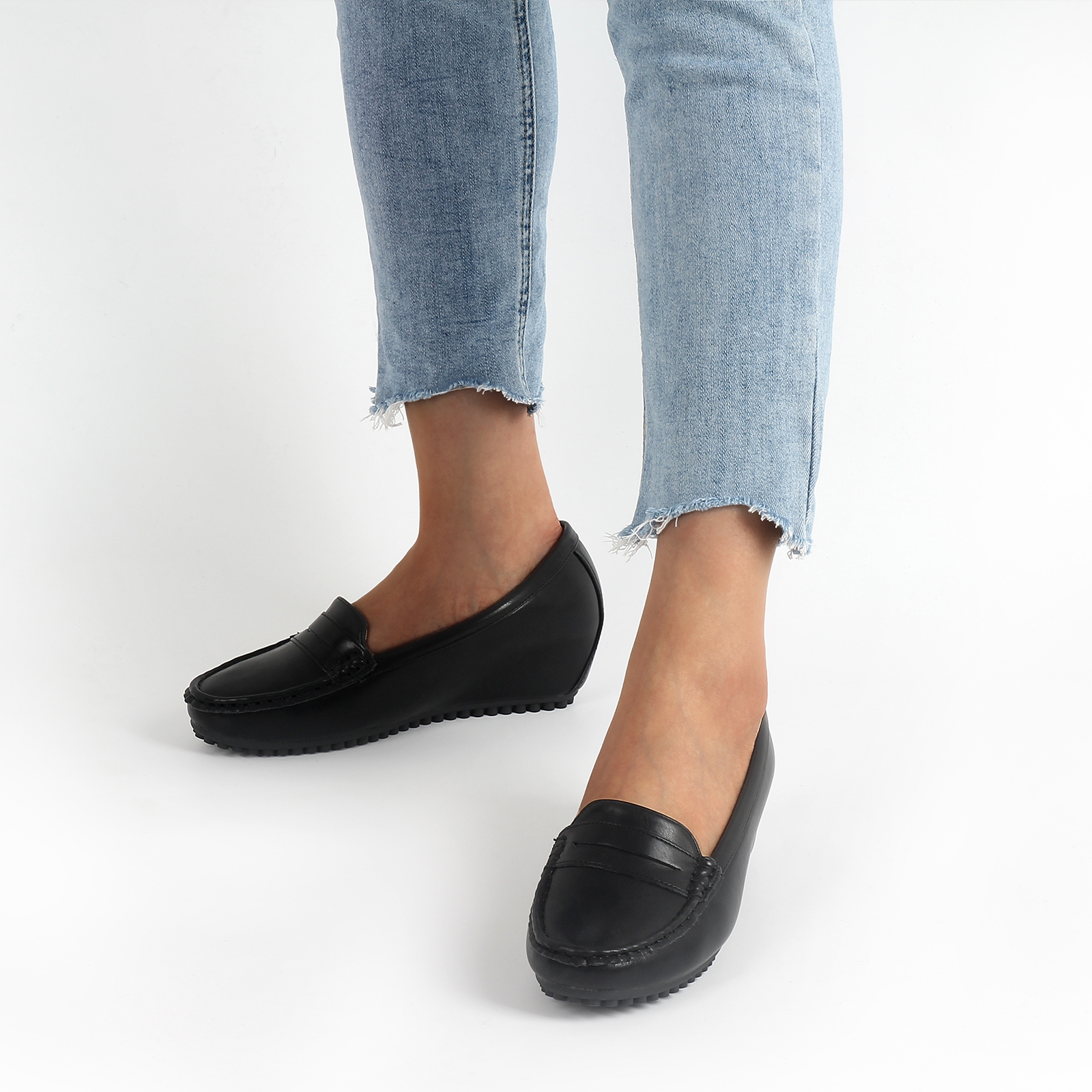 MUSSHOE Women’s Slope Heel Loafers